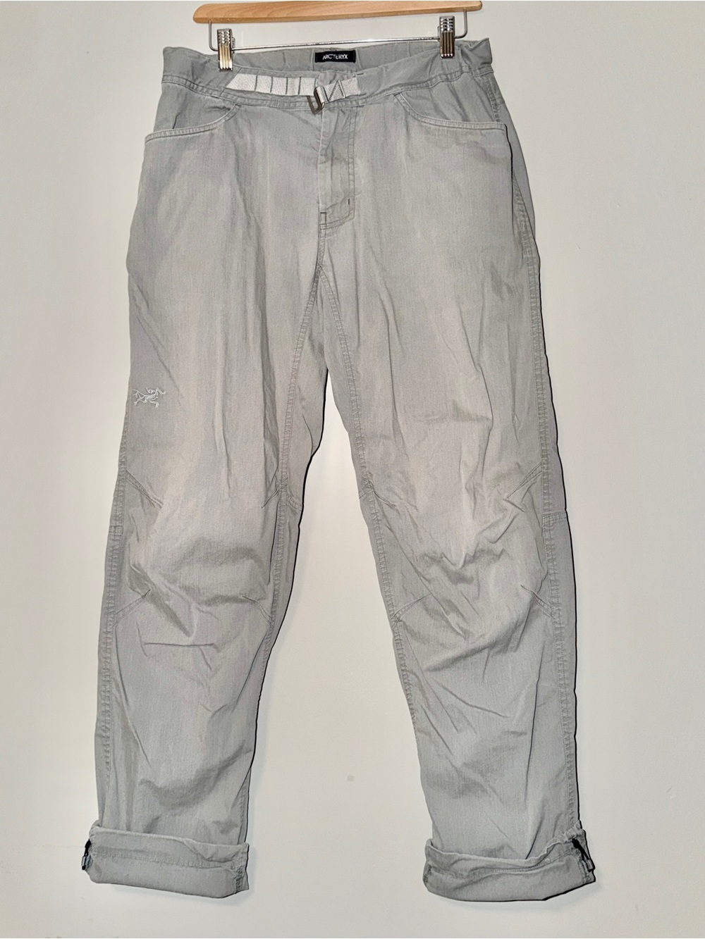 Arc'teryx grey hiking pants distressed Sz 32